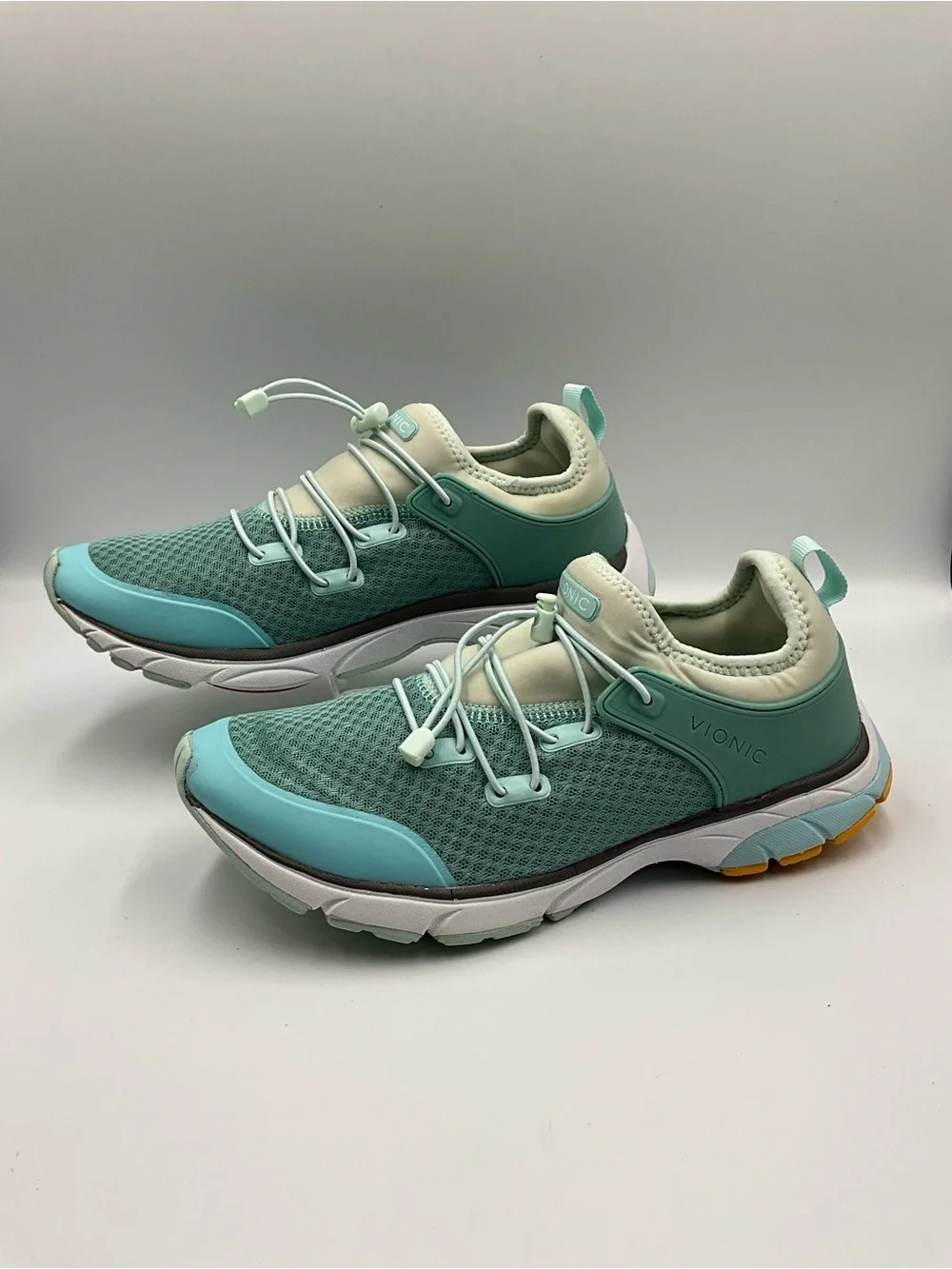 Vionic Sneakers Size 8 Mint Aqua Slip-On Athletic Women’s Sneakers